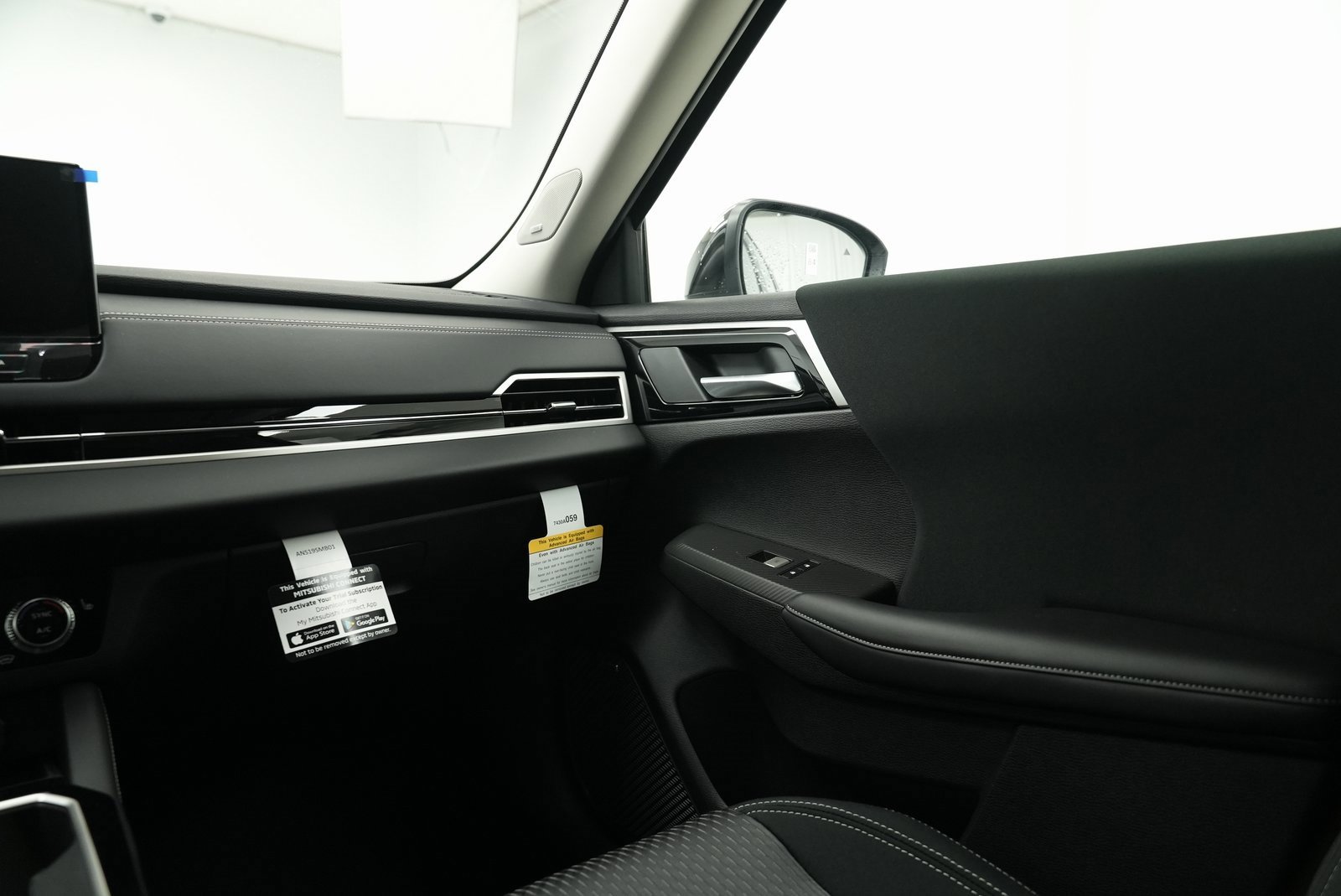 Used 2025 Mitsubishi Outlander ES image 27