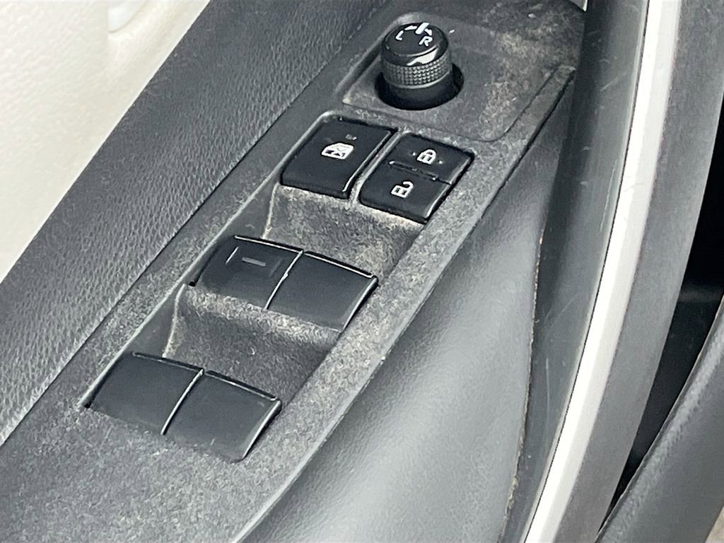 Used 2024 Toyota Corolla SE image 17