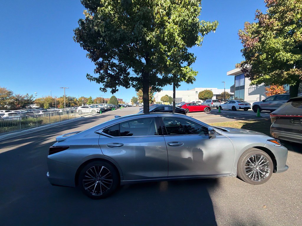 Certified 2023 Lexus ES 350 w/ Premium Package FWD image 8