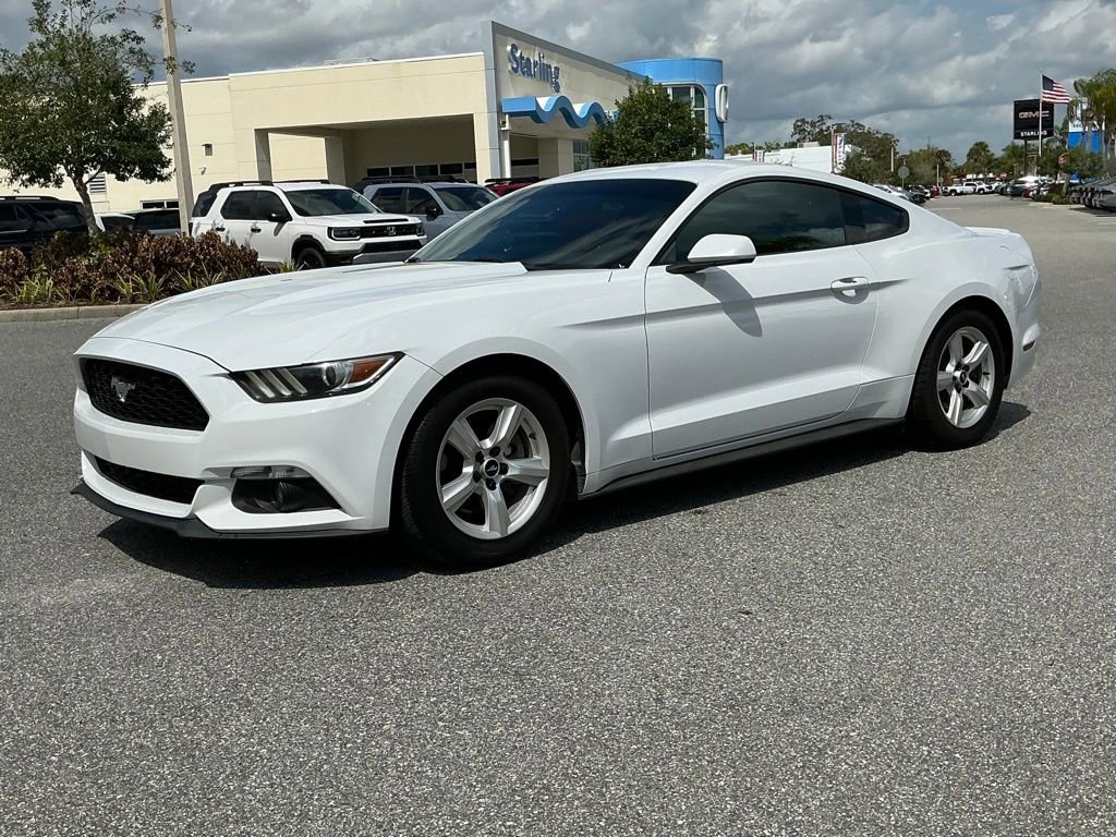 Used 2017 Ford Mustang Coupe image 2
