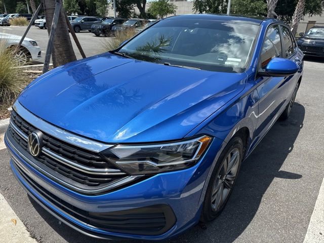 Used 2023 Volkswagen Jetta SE FWD image 3