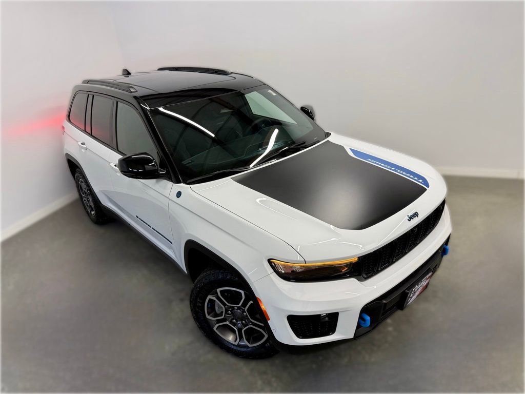 Used 2023 Jeep Grand Cherokee Trailhawk w/ Advanced Protech Group II image 2