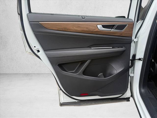 Used 2024 Volkswagen Atlas SE w/ Black Wheel Package FWD image 21