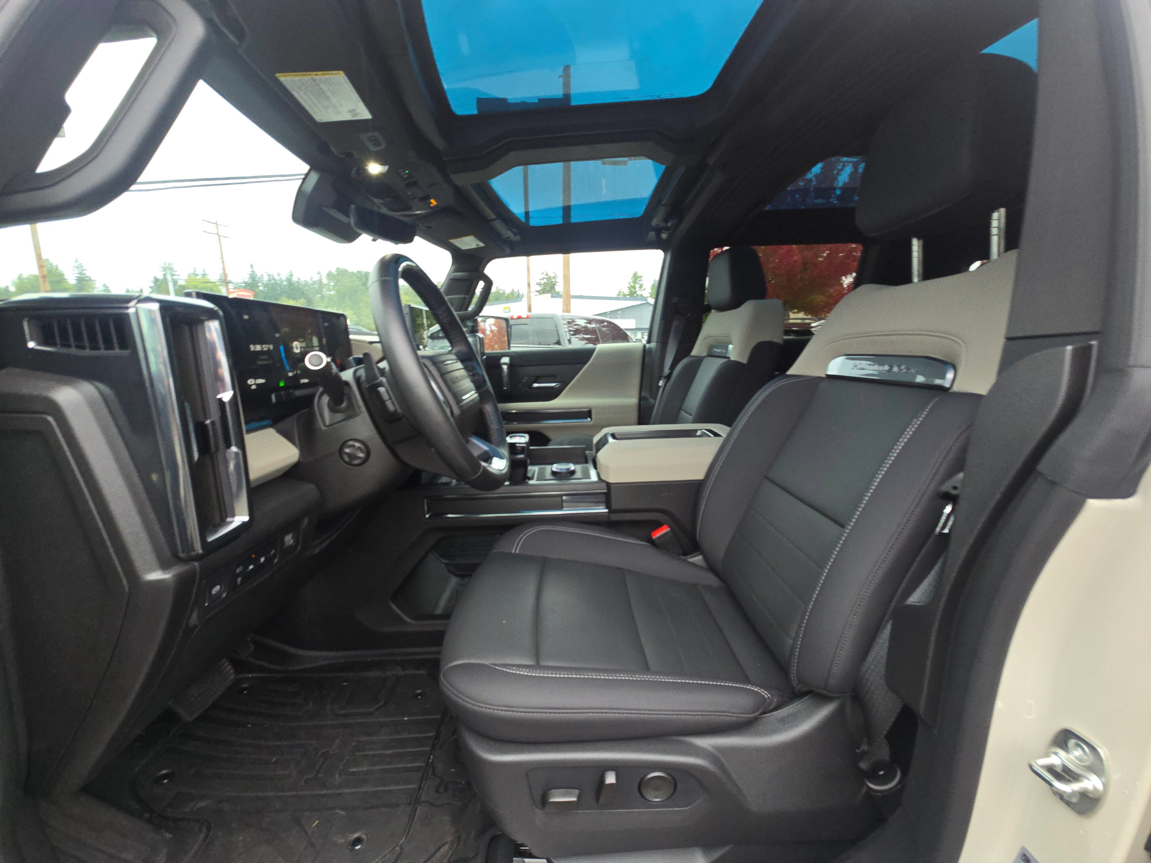 New 2026 GMC Hummer EV SUV w/ LPO, Dark Essentials Package AWD/4WD image 13