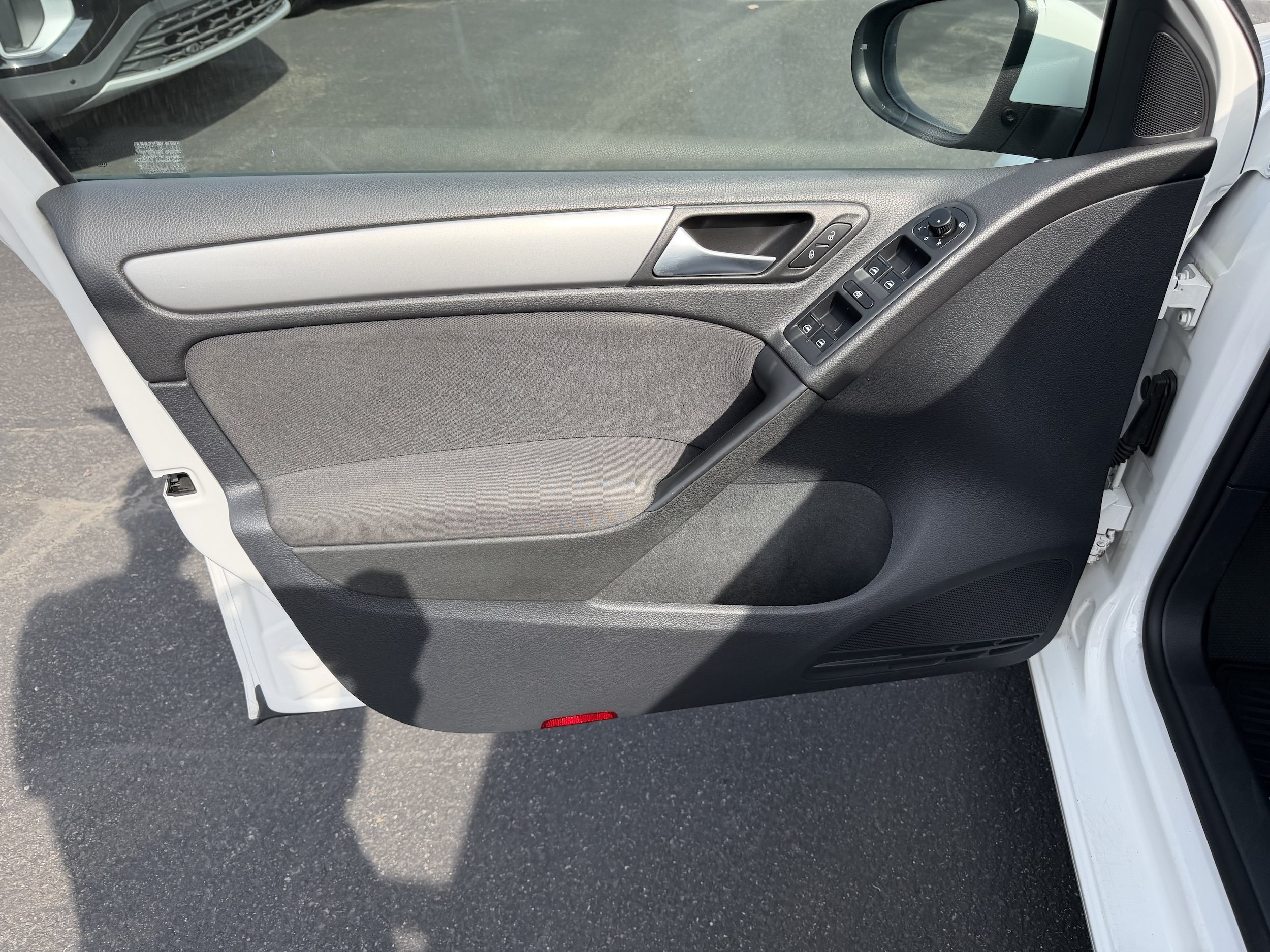 Used 2012 Volkswagen Golf TDI FWD image 7