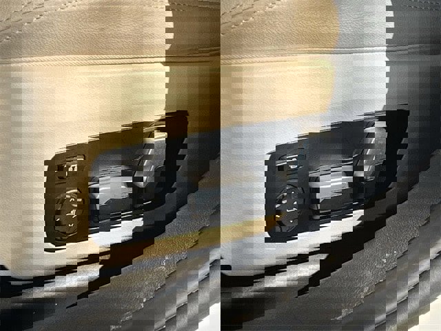 Used 2021 BMW 330e w/ Convenience Package image 29