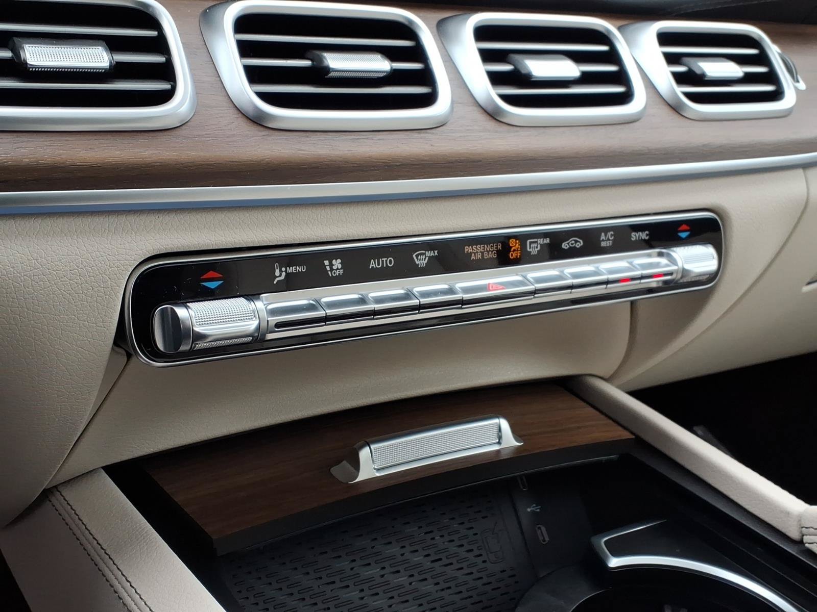 New 2026 Mercedes-Benz GLS 450 4MATIC image 17