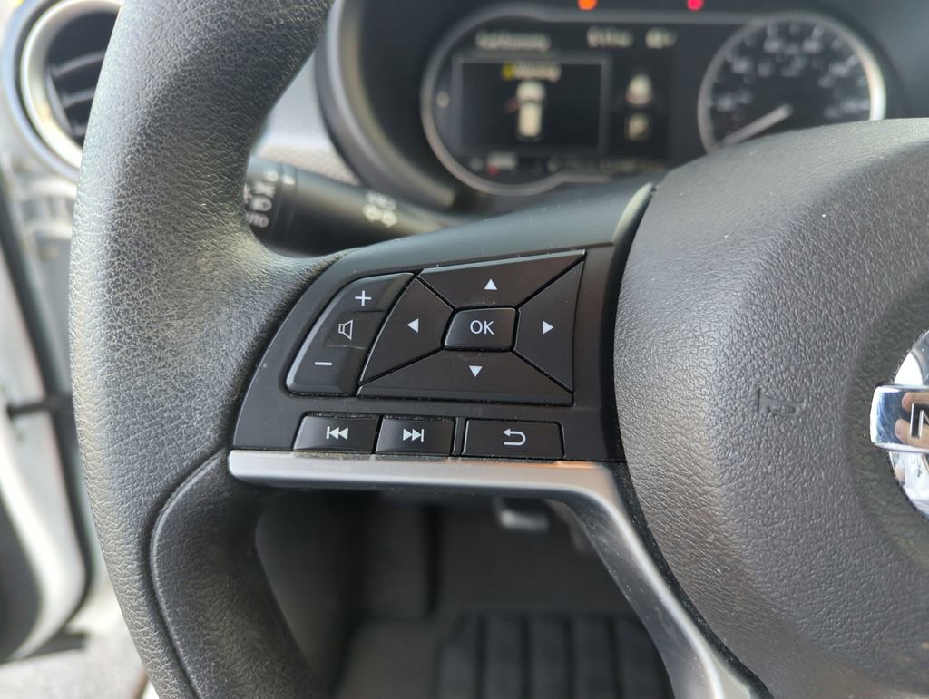 Used 2020 Nissan Kicks SV image 21