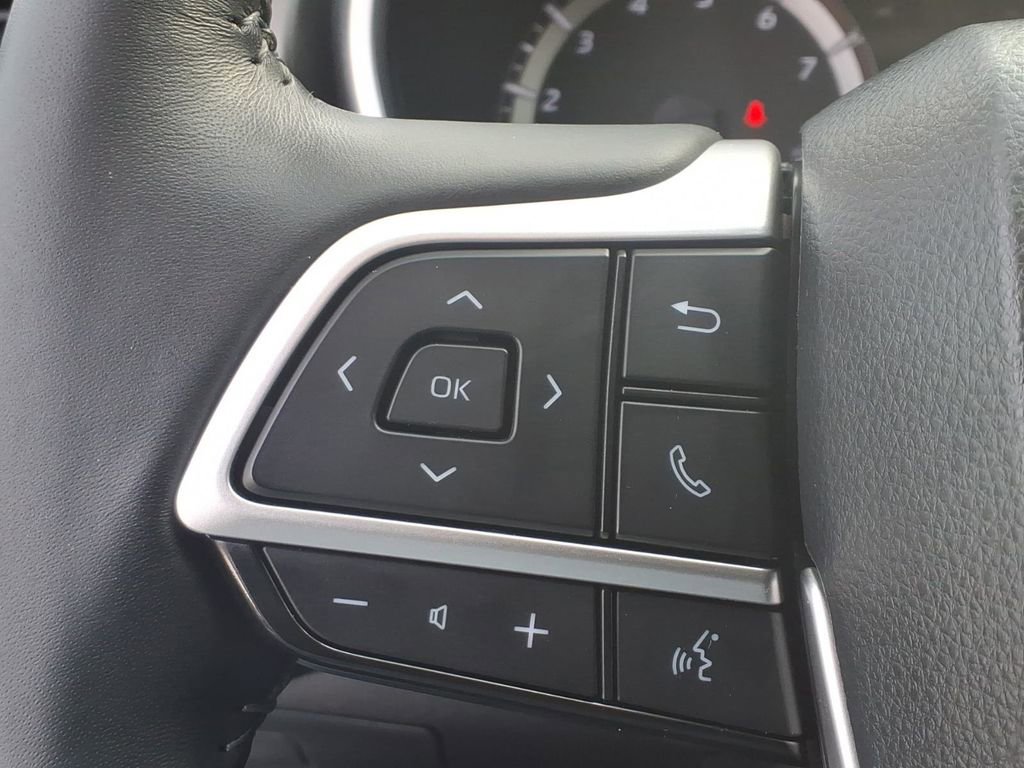 Certified 2024 Toyota Highlander XLE image 14