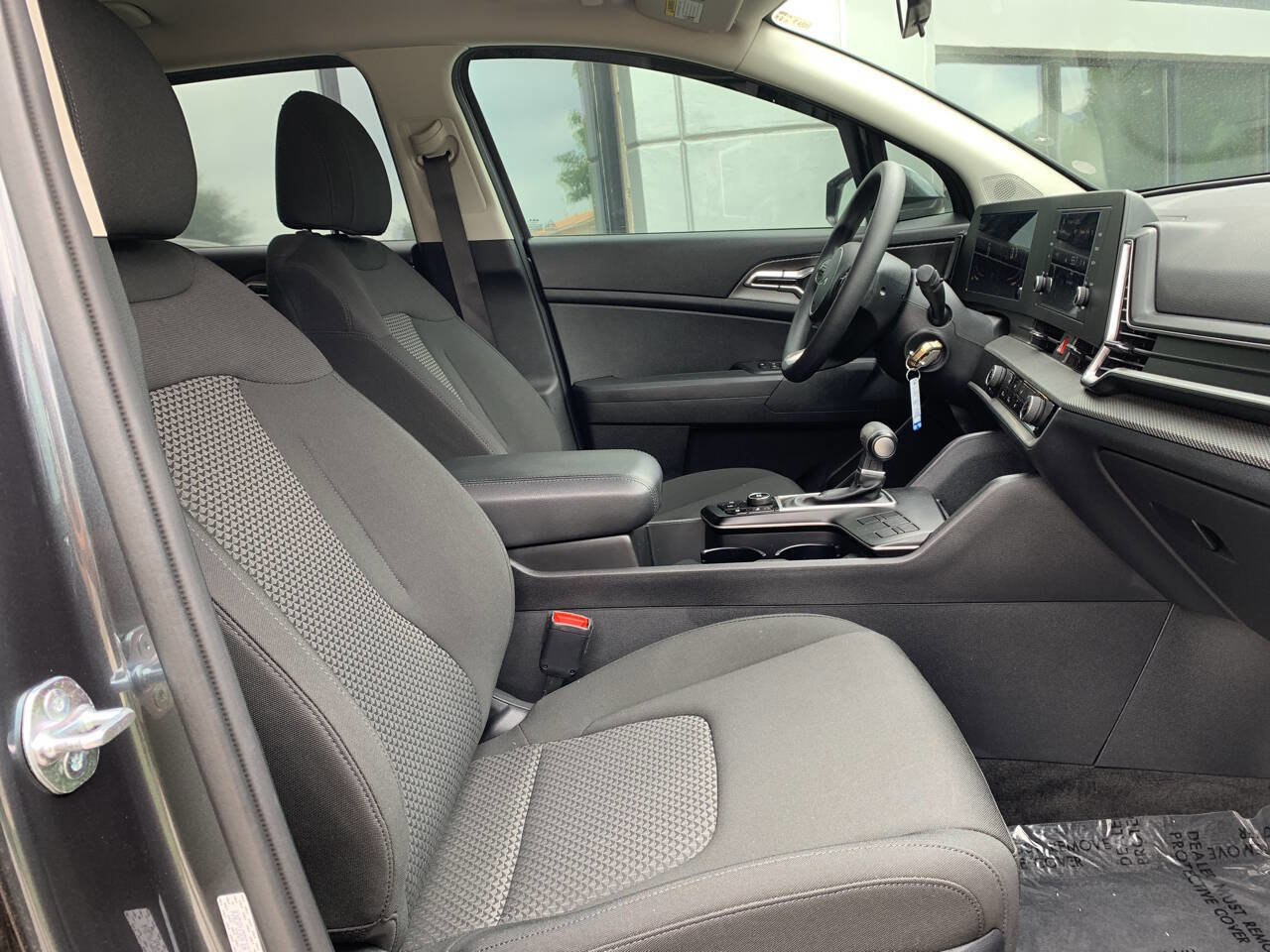 Used 2024 Kia Sportage LX image 13