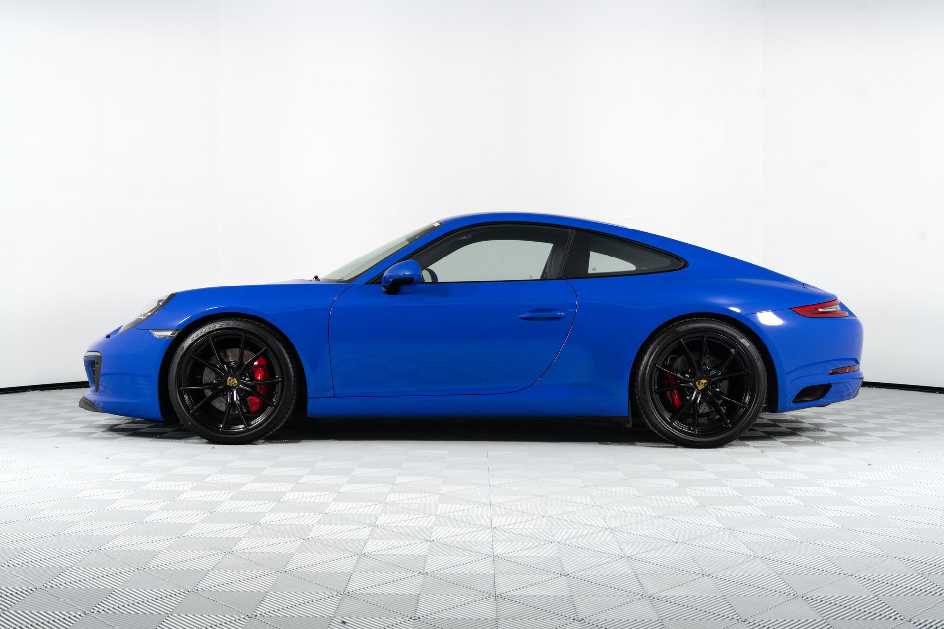 Used 2017 Porsche 911 Carrera S image 4