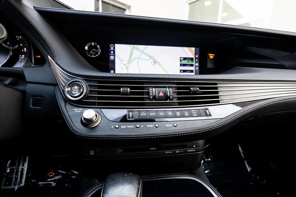 Used 2018 Lexus LS 500 F Sport w/ Accessory Package (Z2) RWD image 28