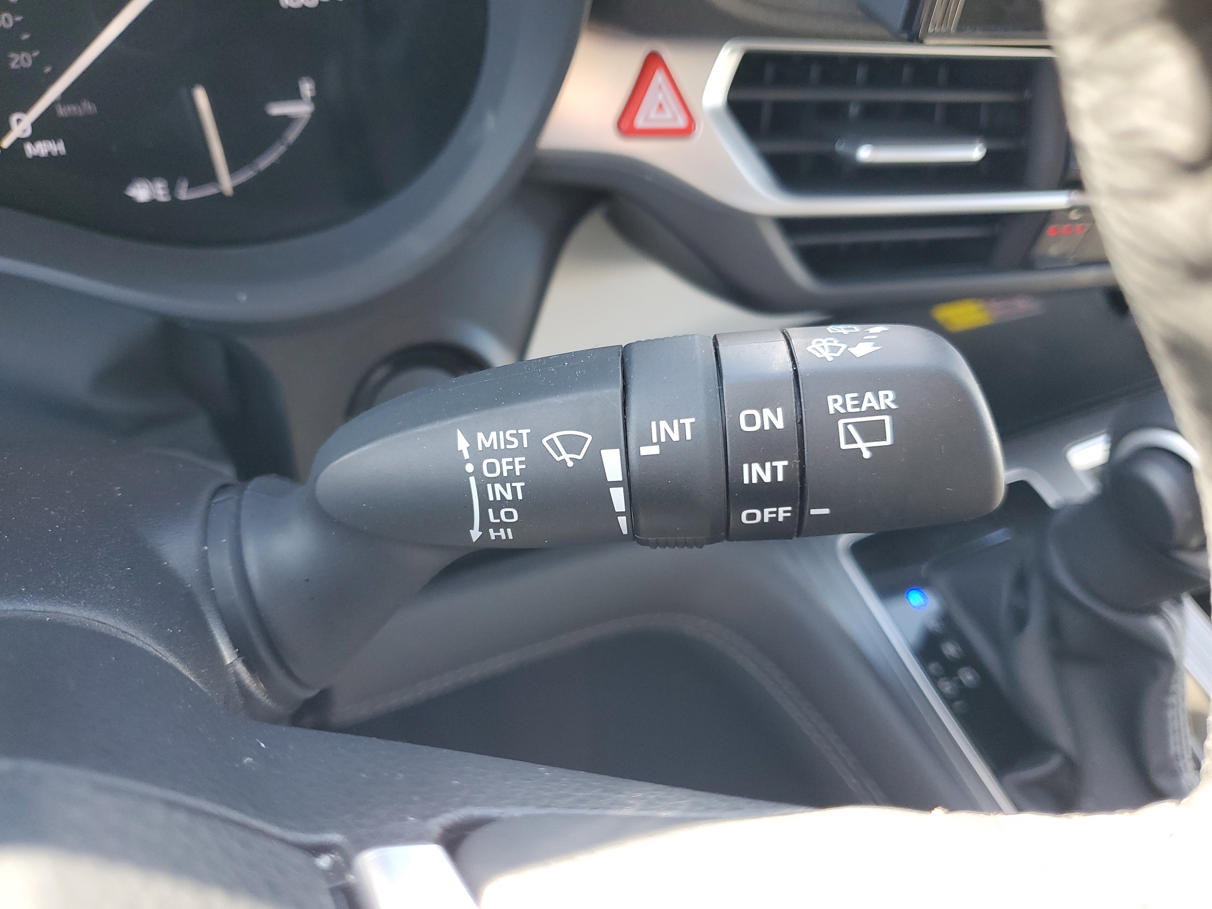 Used 2025 Toyota Sienna XLE image 32