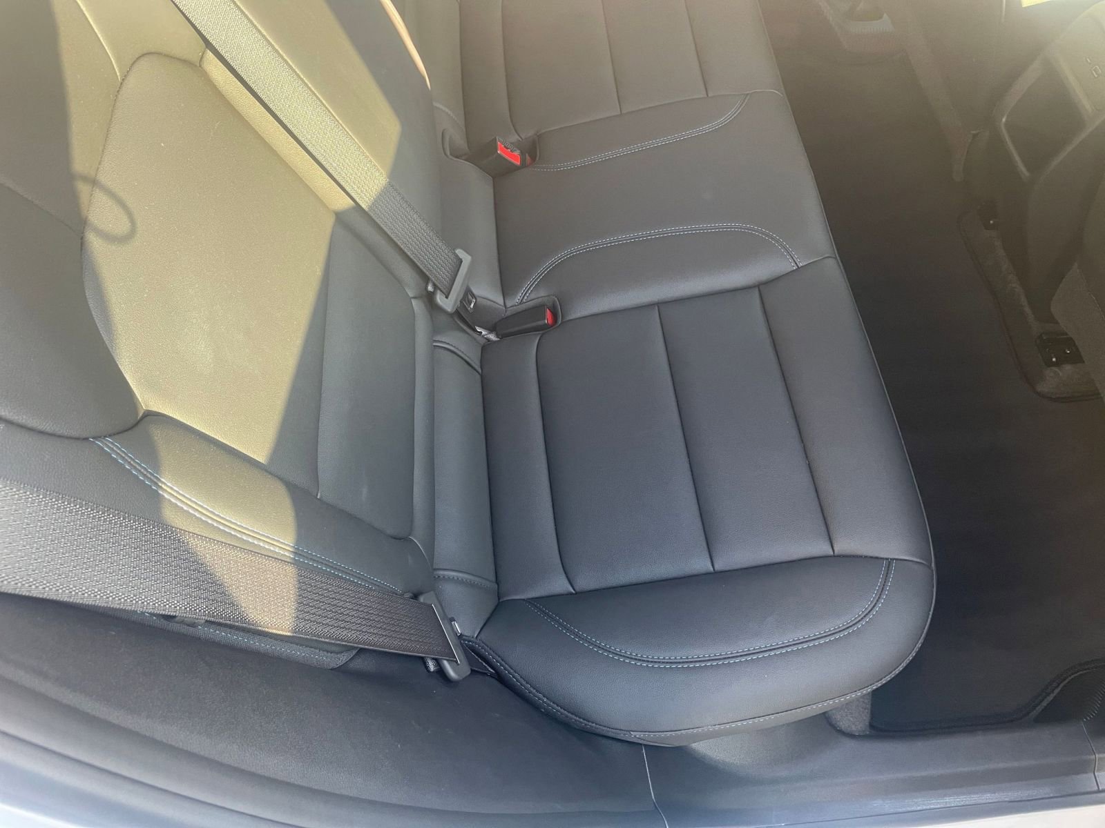 Used 2025 Buick Envista Sport Touring image 38