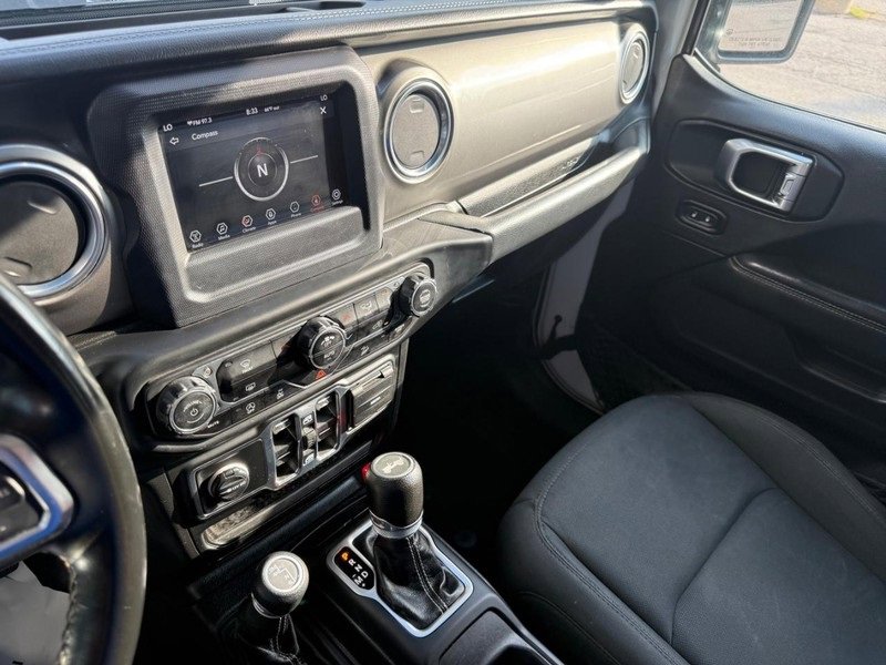 Used 2020 Jeep Wrangler Unlimited Sahara image 23