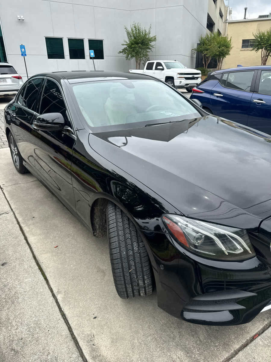 Used 2018 Mercedes-Benz E 400 4MATIC Sedan image 6