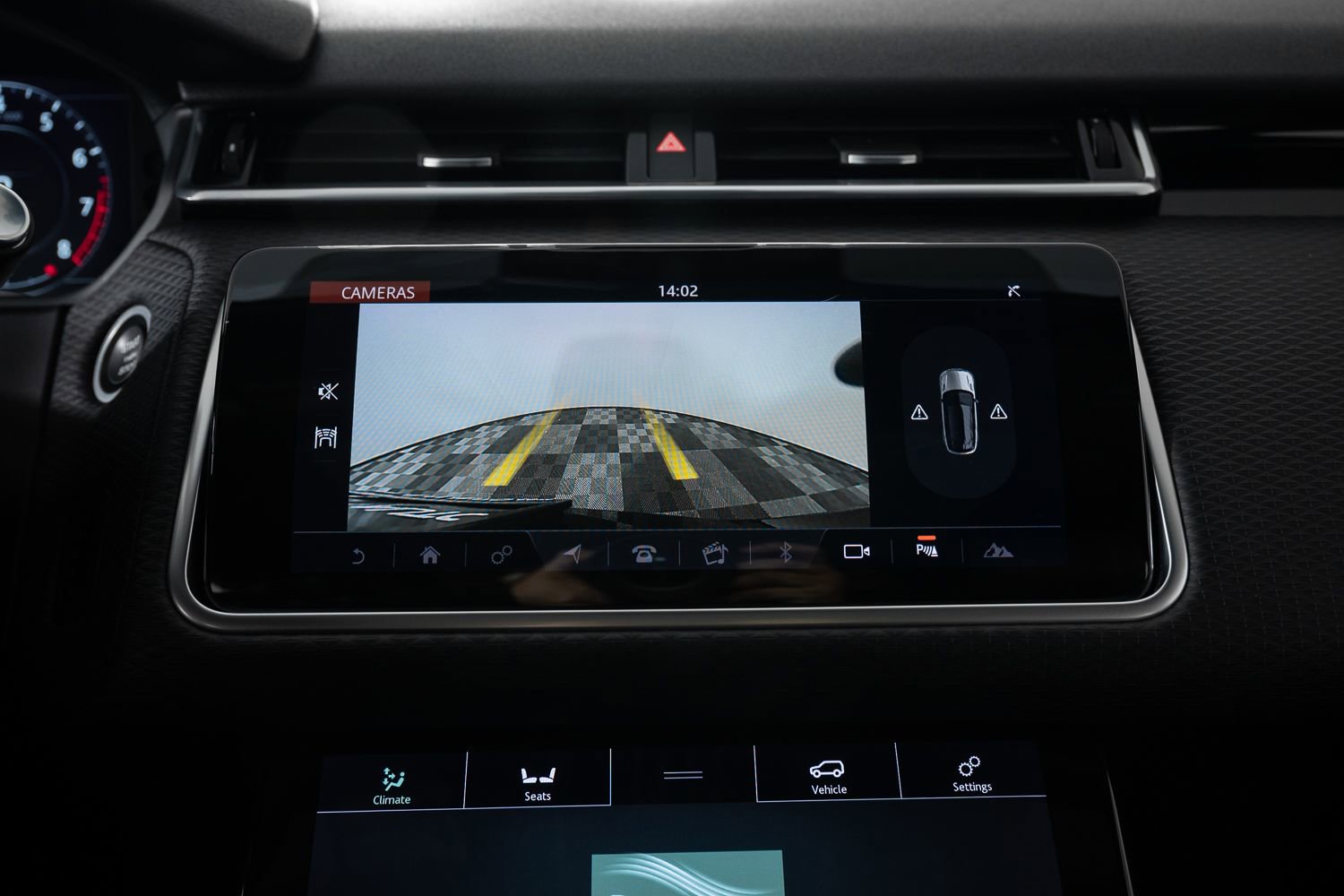 Used 2018 Land Rover Range Rover Velar R-Dynamic SE image 34