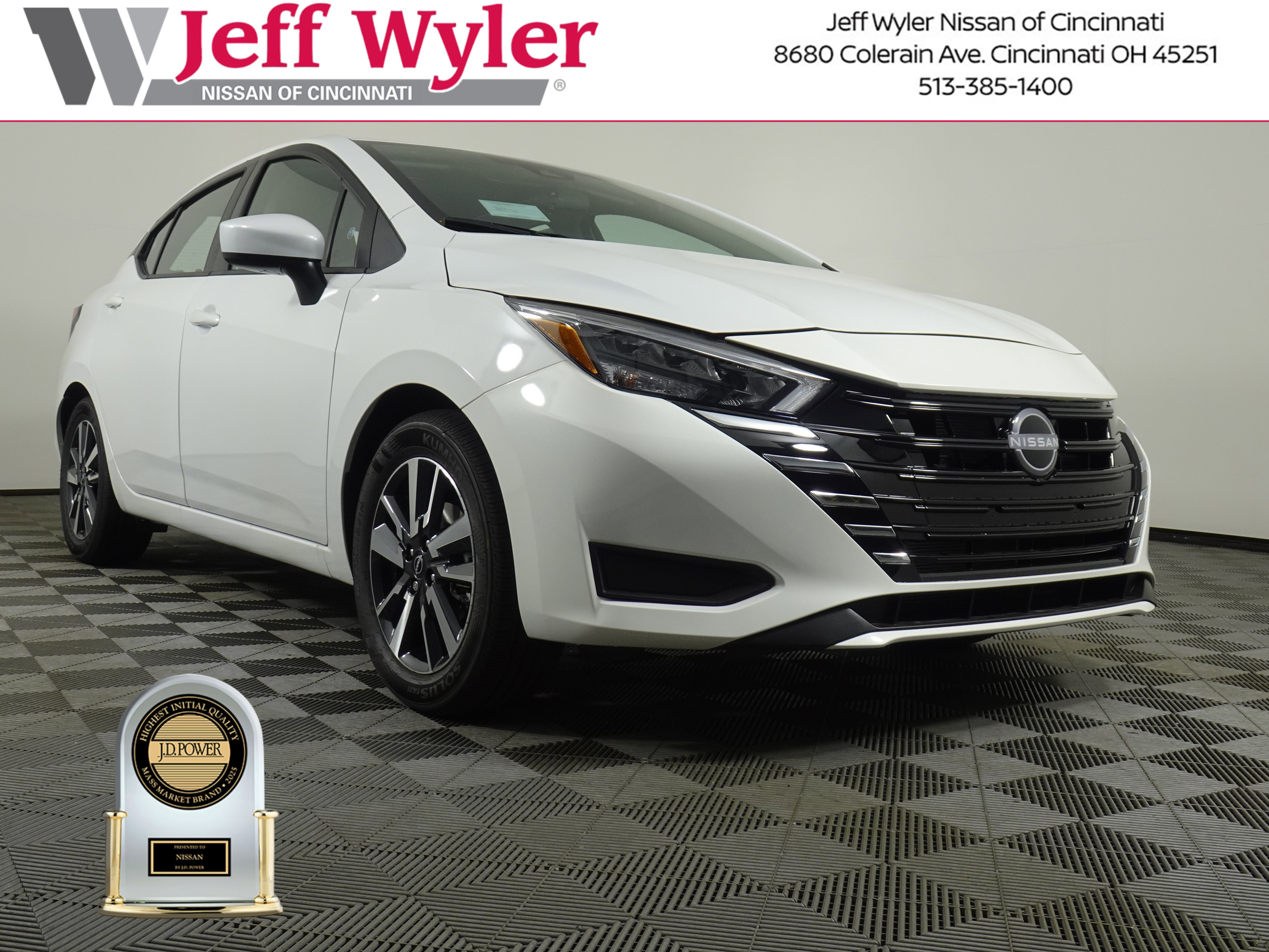 New 2025 Nissan Versa SV w/ Trunk Package