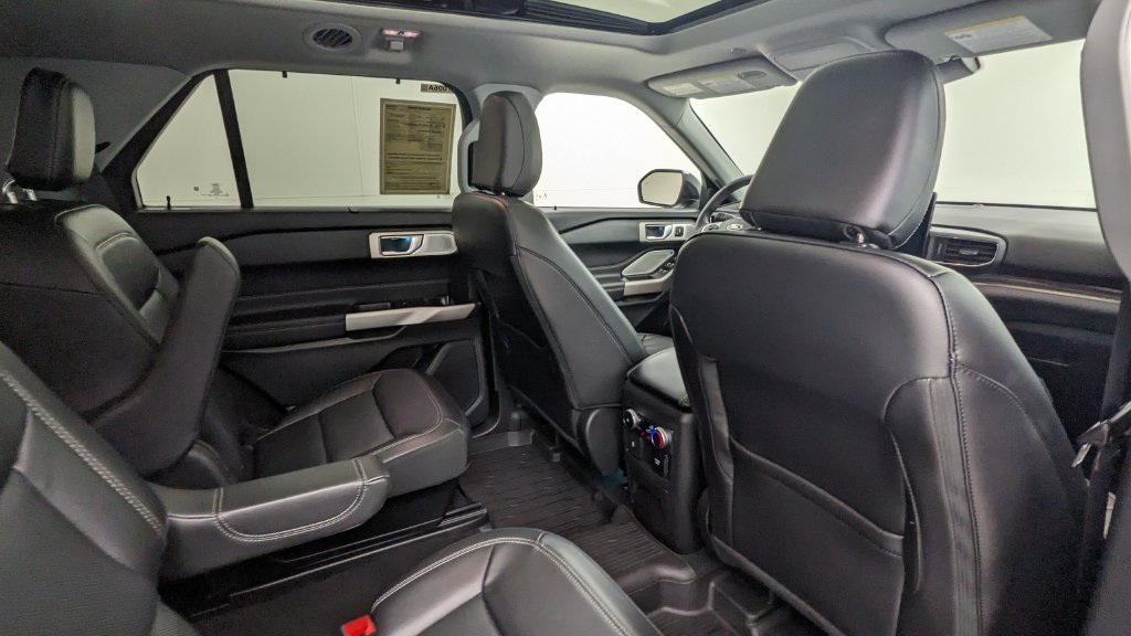 Certified 2024 Ford Explorer Limited w/ Limited Technology Package AWD/4WD image 41