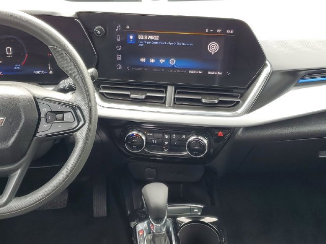 Used 2025 Chevrolet Trax LT FWD image 26