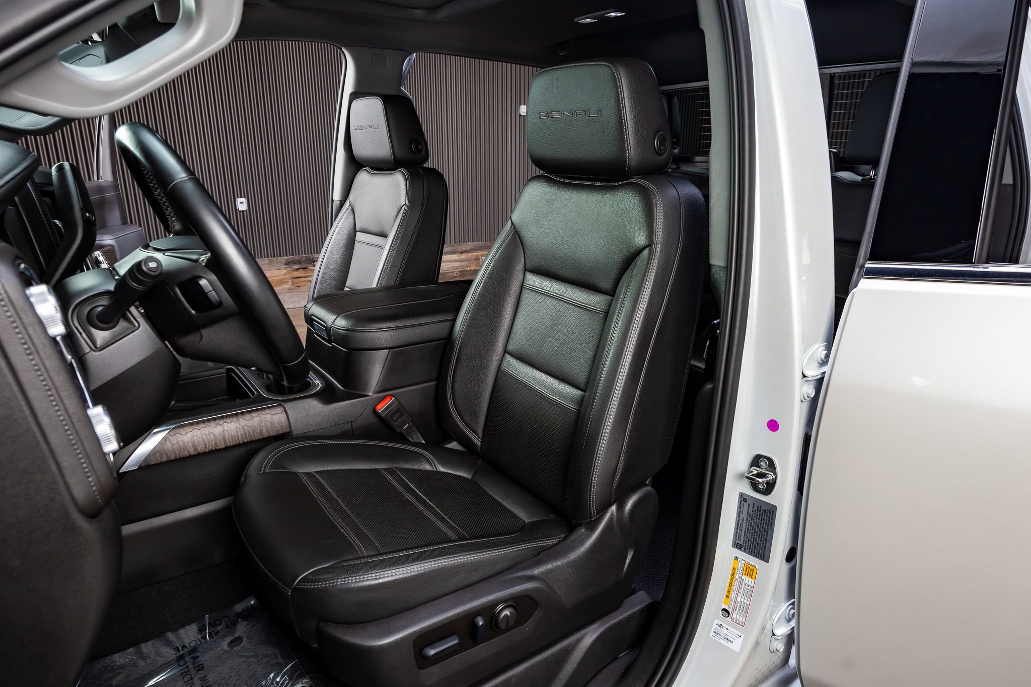 Used 2023 GMC Sierra 3500 Denali w/ Denali Ultimate Package image 30