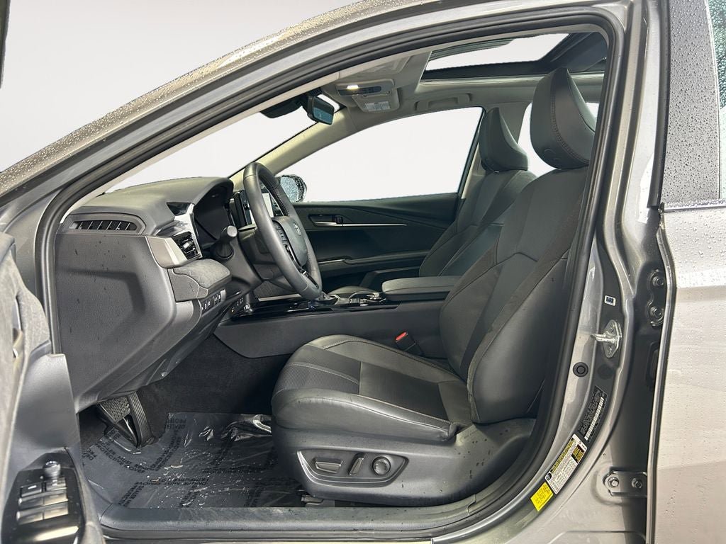 Used 2025 Toyota Camry XLE AWD/4WD image 16