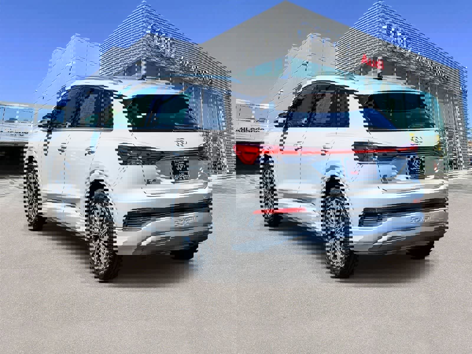 Used 2023 Audi Q4 e-tron Premium Plus w/ Premium Plus image 2