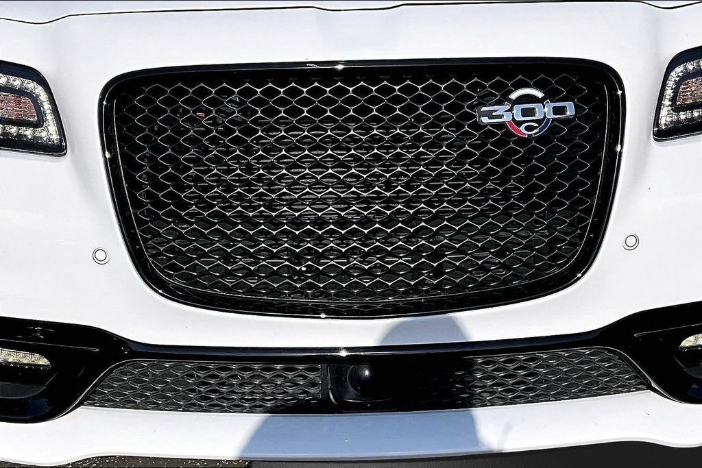 Used 2023 Chrysler 300 C RWD image 29