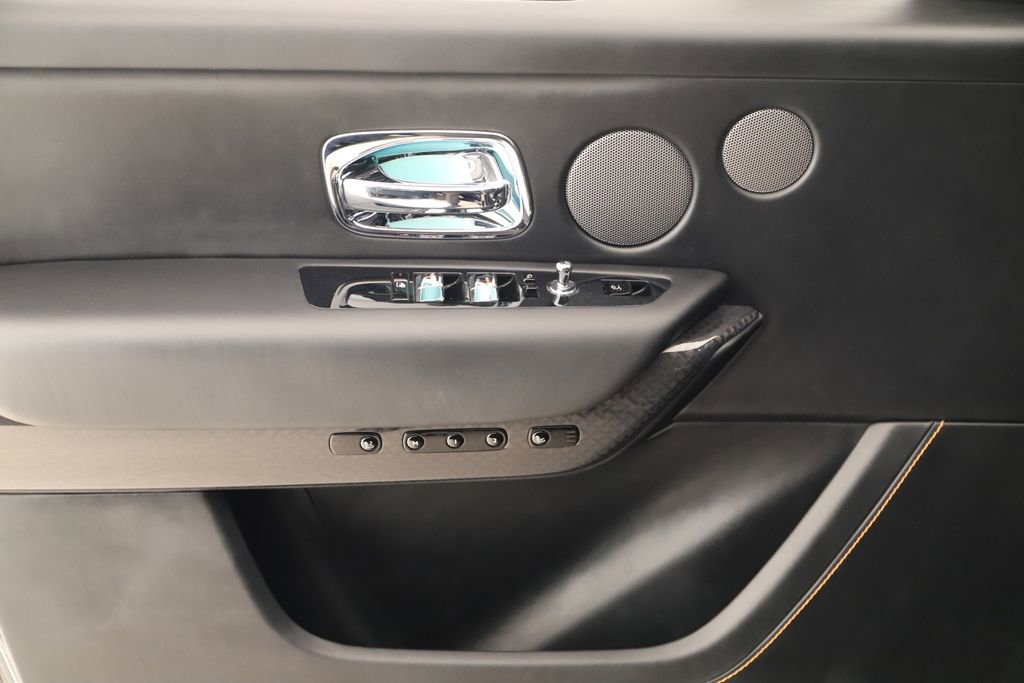 Used 2025 Rolls-Royce Cullinan Black Badge image 21