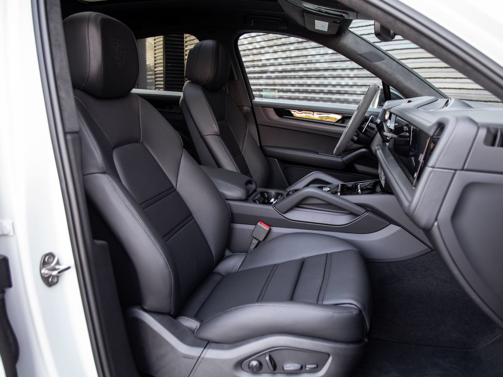 New 2026 Porsche Cayenne GTS AWD/4WD image 26