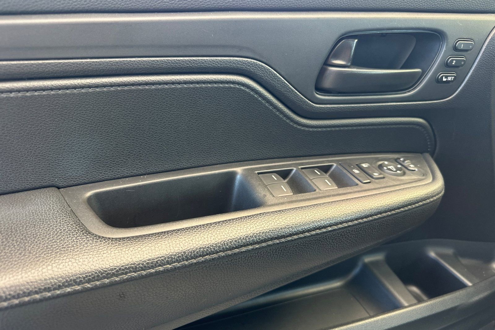 Used 2024 Honda Odyssey EX-L image 11