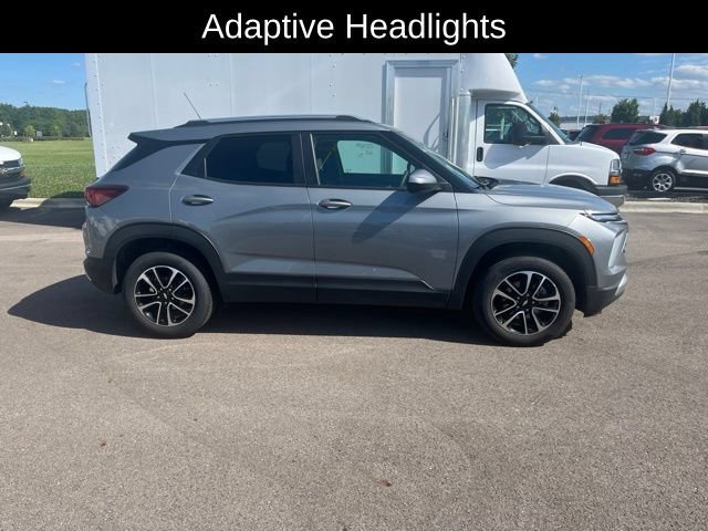 Used 2025 Chevrolet TrailBlazer LT AWD/4WD image 4