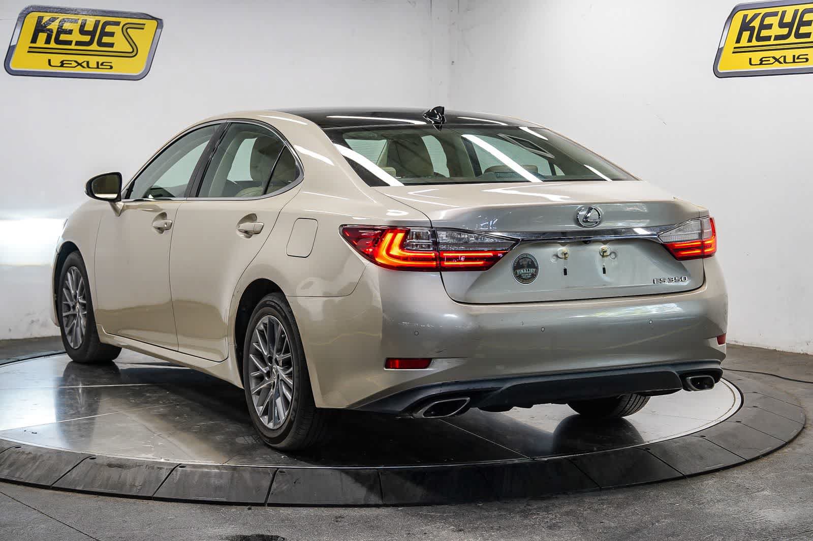 Used 2018 Lexus ES 350 w/ Navigation System Package FWD image 2