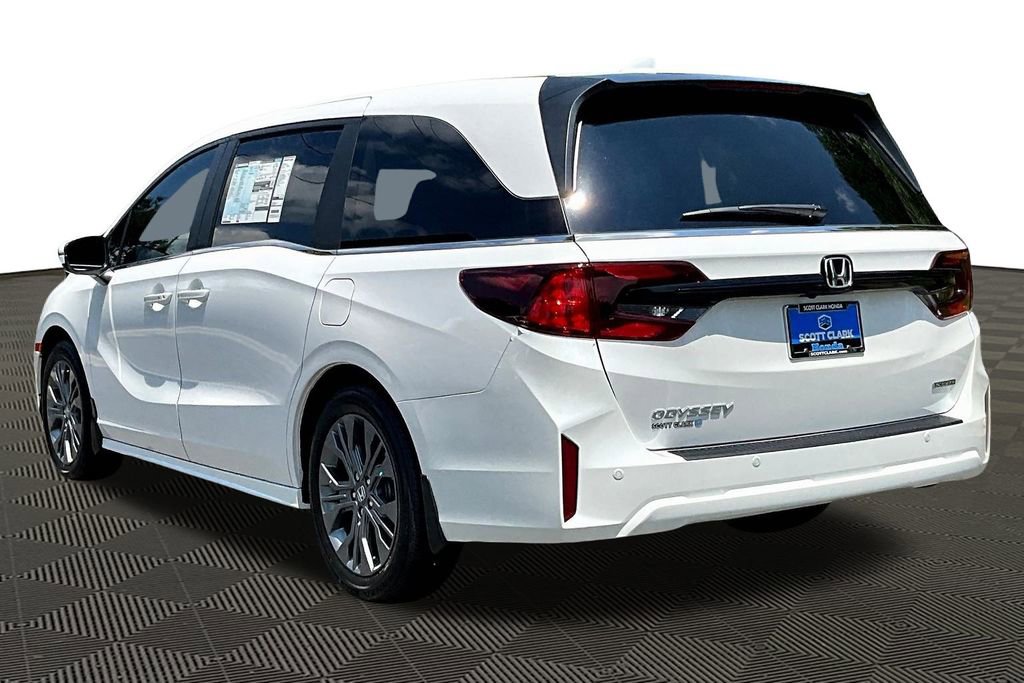 New 2026 Honda Odyssey Touring image 3