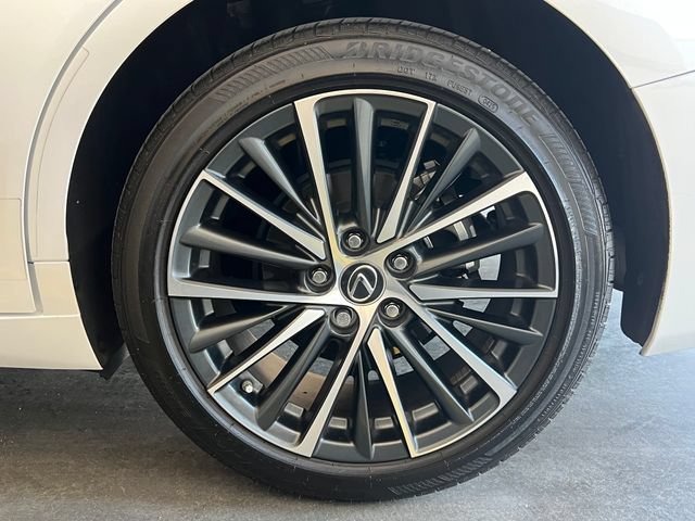 Used 2025 Lexus ES 300h w/ Premium Package FWD image 12
