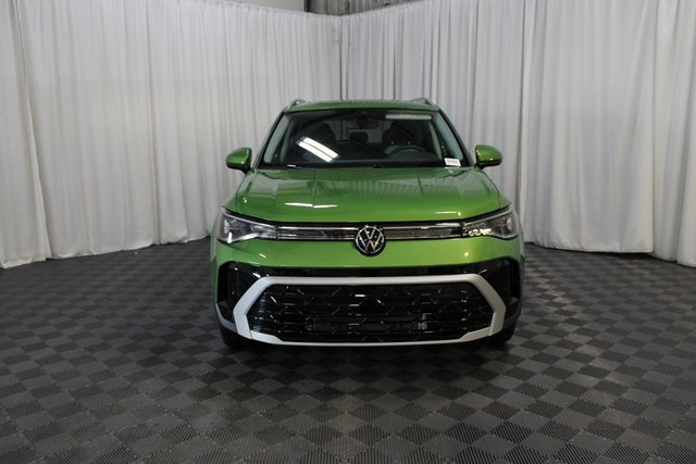 New 2025 Volkswagen Taos SEL image 27