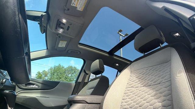 Used 2018 Chevrolet Equinox LT w/ Sun & Infotainment Package AWD/4WD image 32