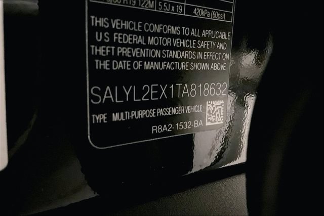 Certified 2026 Land Rover Range Rover Velar Dynamic SE AWD/4WD image 34