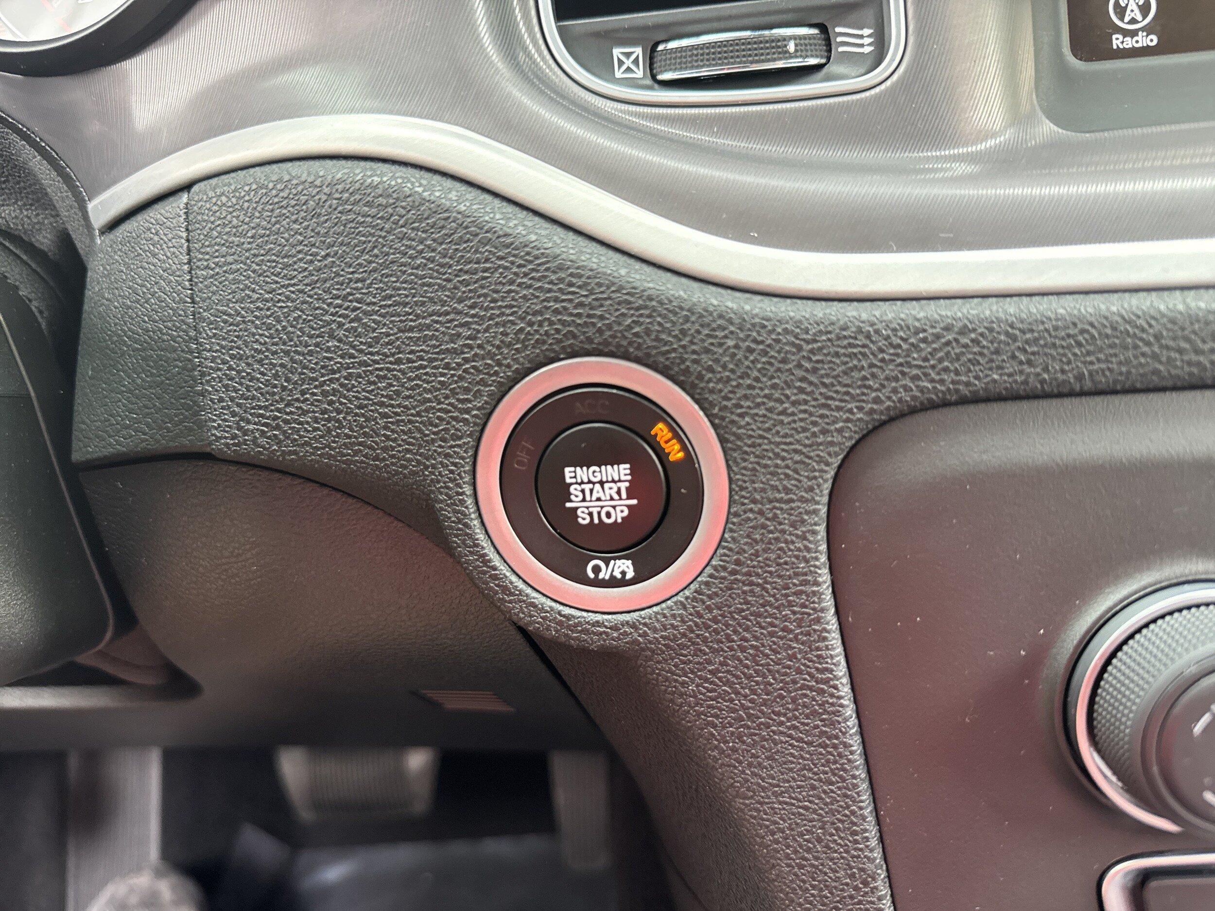 Used 2022 Dodge Charger SXT RWD image 17
