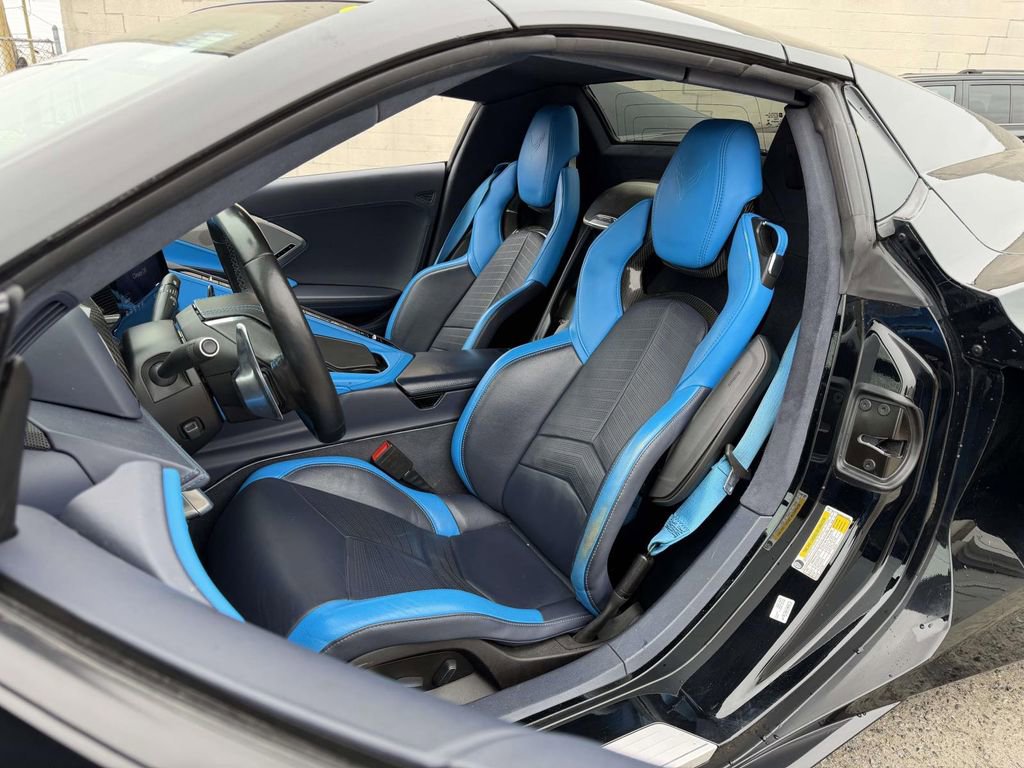 Used 2021 Chevrolet Corvette Stingray Premium Conv w/ Z51 Performance Package image 15