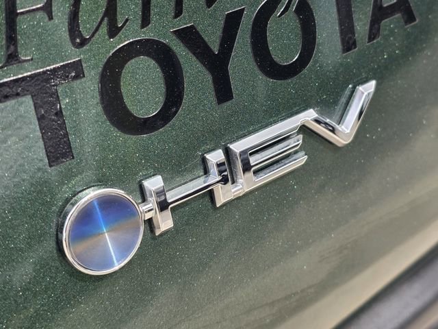 Used 2025 Toyota Sienna XLE w/ XLE Plus Package image 9