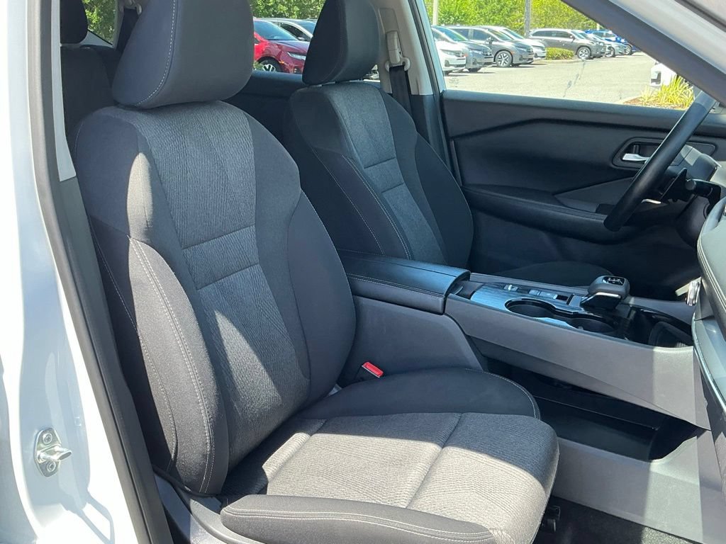 Used 2024 Nissan Rogue SV FWD image 16