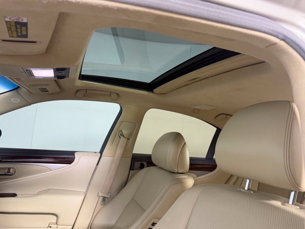 Used 2016 Lexus LS 460 w/ Comfort Package RWD image 19