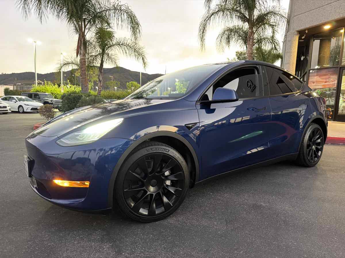 Used 2021 Tesla Model Y Long Range AWD/4WD image 12