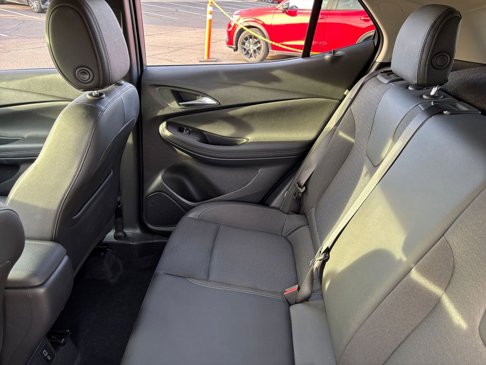 Used 2025 Buick Encore GX Preferred image 38