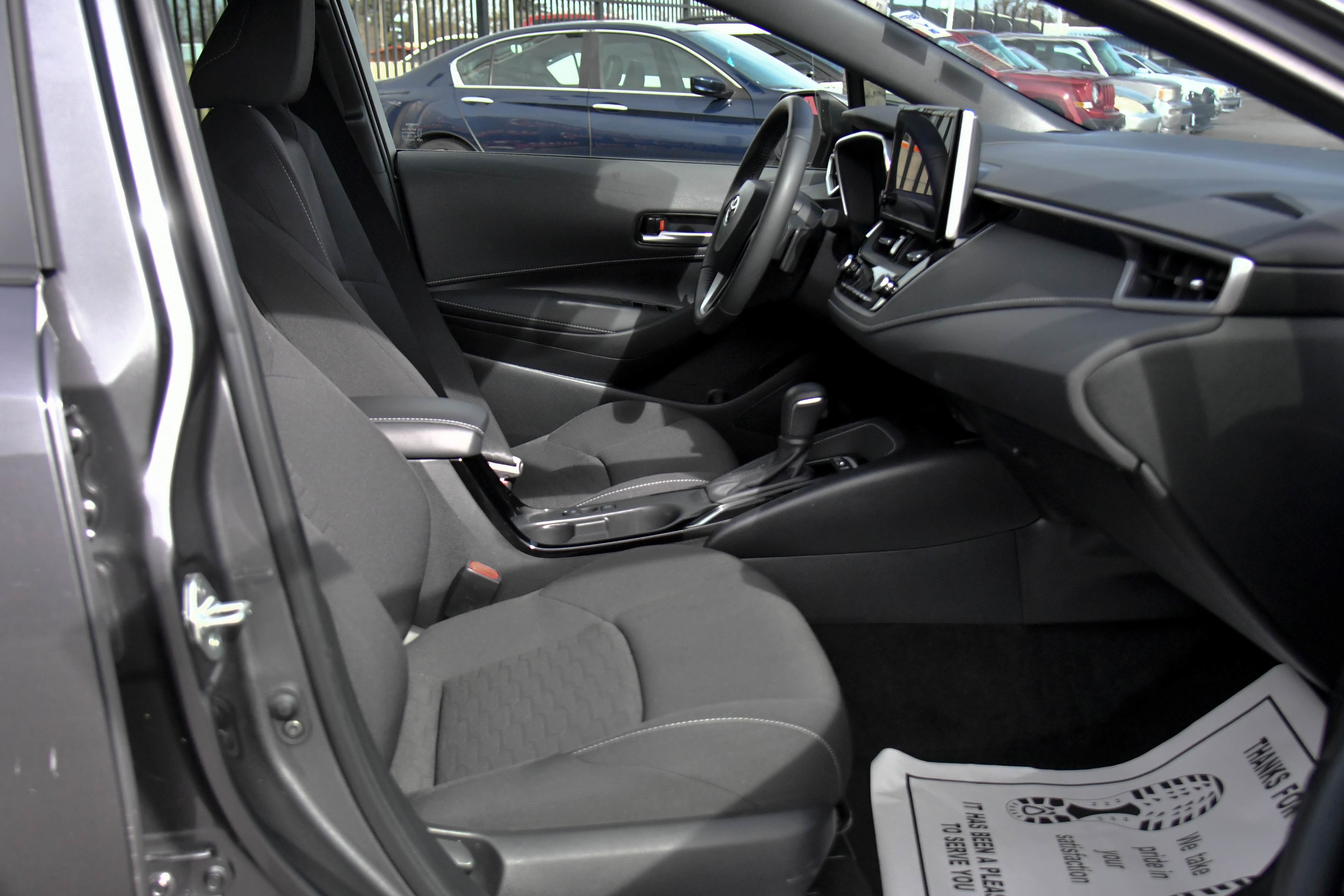 Used 2024 Toyota Corolla SE w/ SE Package image 47