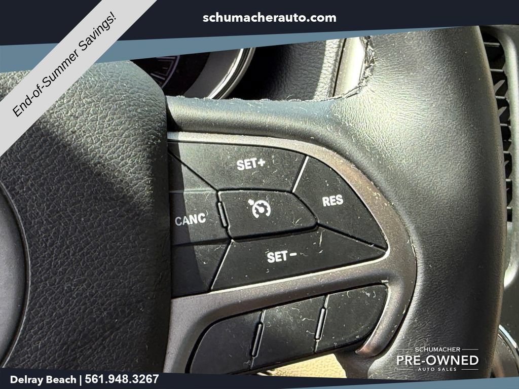 Used 2019 Jeep Grand Cherokee Laredo AWD/4WD image 24