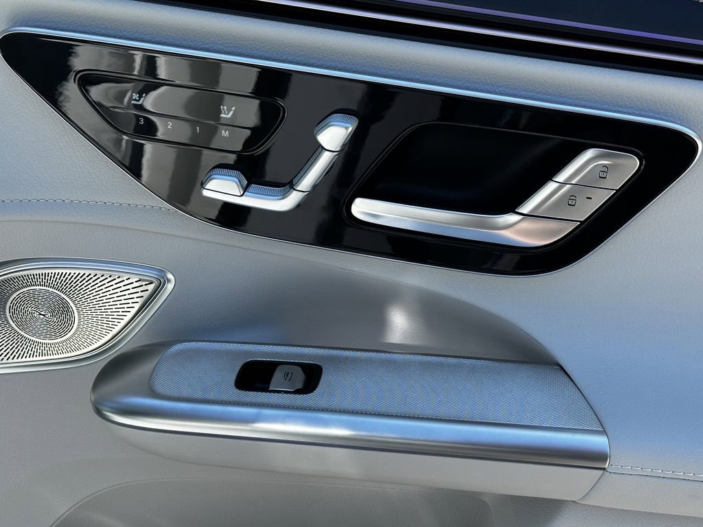 New 2026 Mercedes-Benz EQE 320 4MATIC SUV image 17