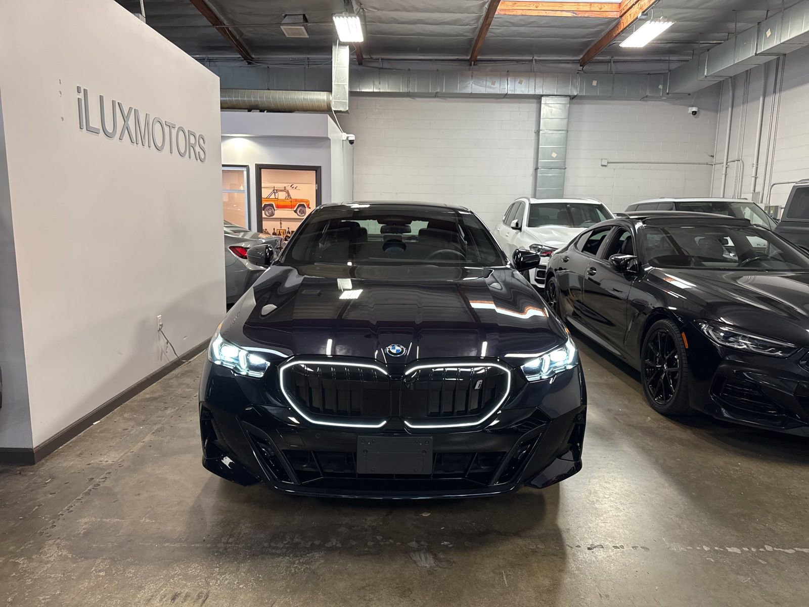 Used 2025 BMW i5 eDrive40i w/ M Sport Package image 2