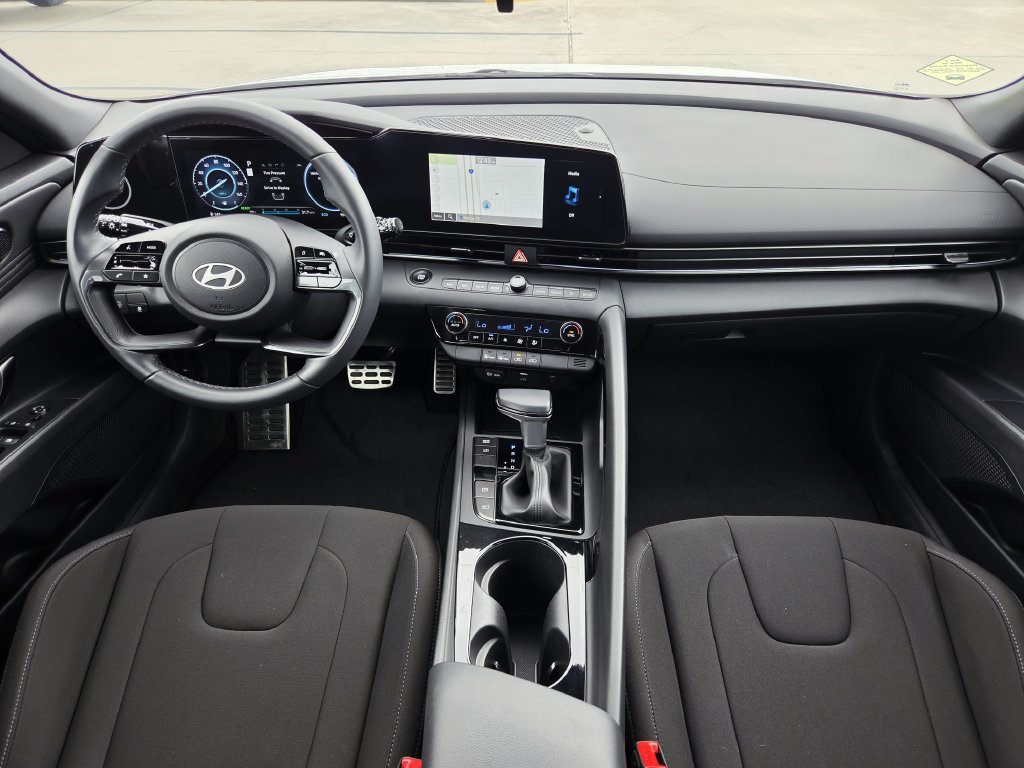 Used 2025 Hyundai Elantra SEL FWD image 20